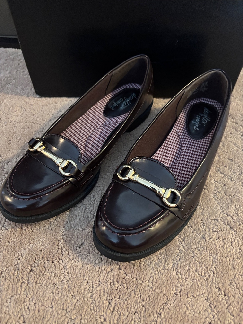 dexflex comfort Women's Burgundy Loafers with Gold Bit